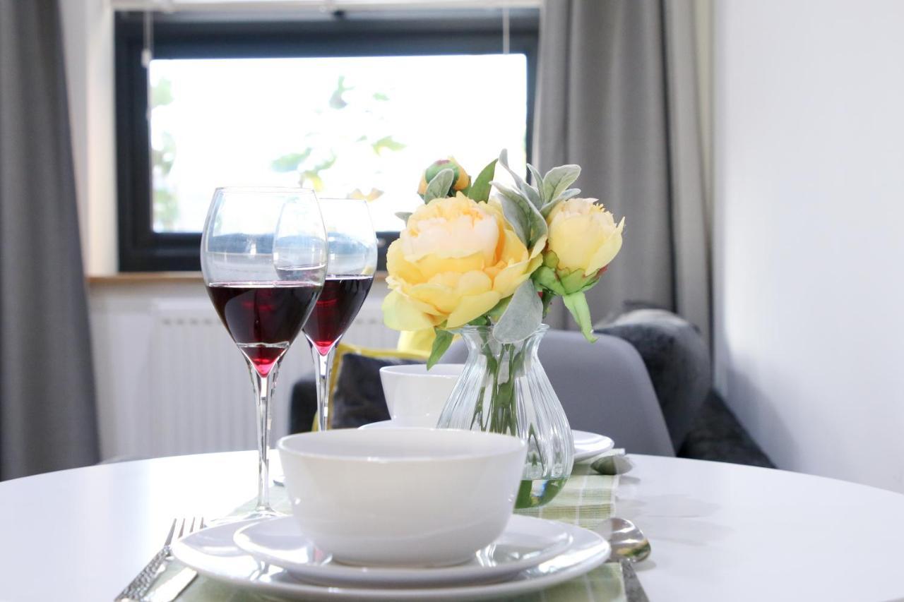Deluxe And Modern In Sydenham Apartment