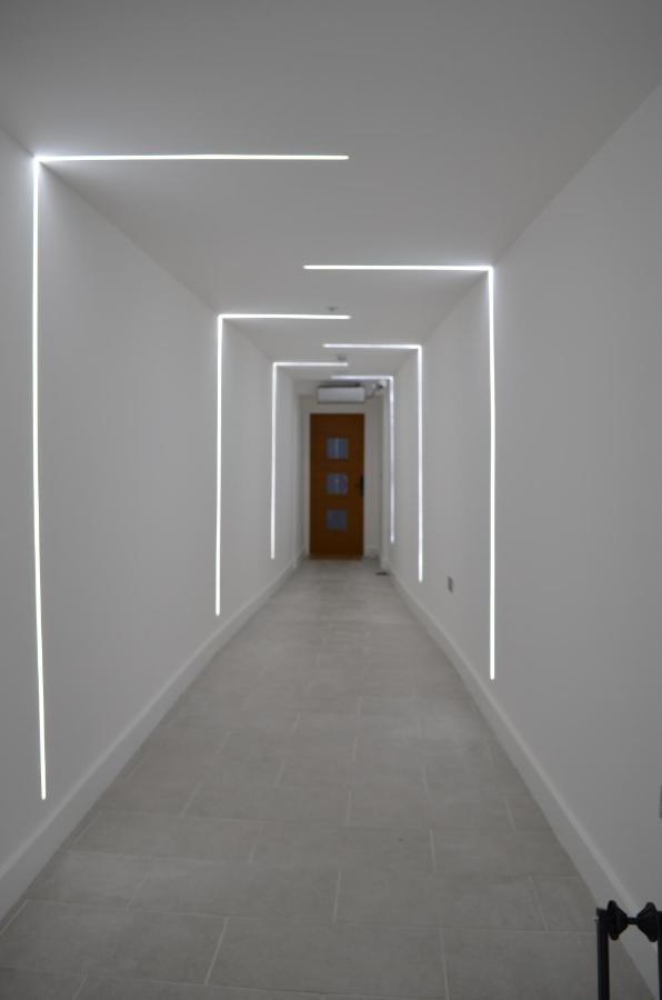 Deluxe And Modern In Sydenham Apartment