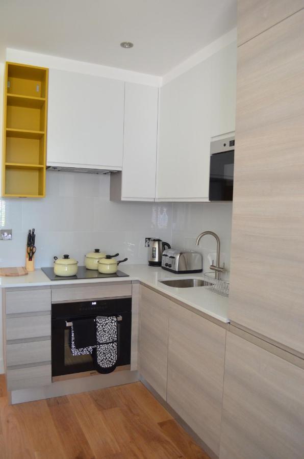 Deluxe And Modern In Sydenham *