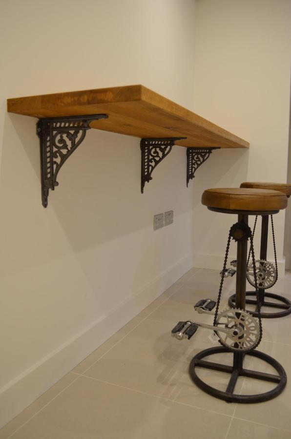 Deluxe And Modern In Sydenham Apartment